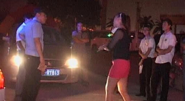 女子霸王硬上弓:为请男同学吃饭纠缠 男子无奈两度报警