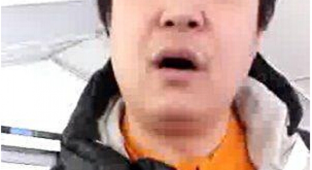 央视记者大闹冬运会安检口拒安检:我冷 小心我投诉你