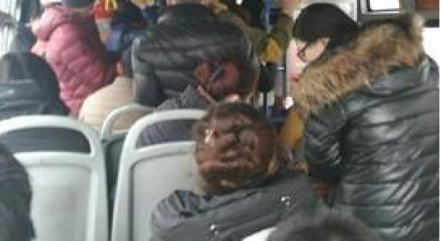 女子公交上手机被偷超霸气:谁也不许下车 全部搜身