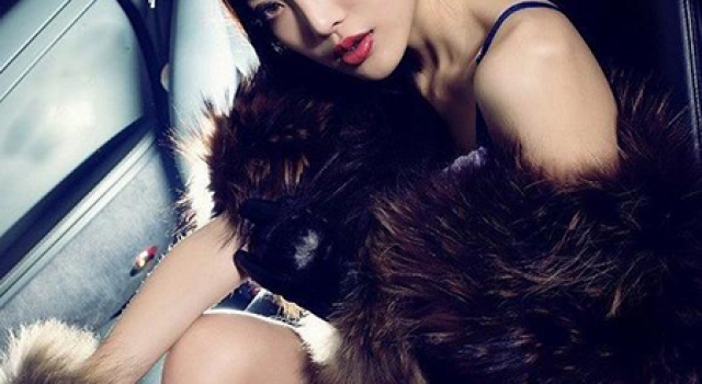 上海滩夜色美女妩媚车模
