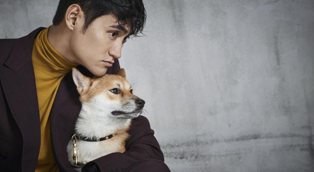 袁弘曝8·23生日大片 爱犬出镜暖男特质爆棚