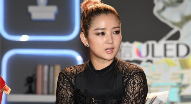 何洁婚变传闻后飙泪 忍着腰痛跳舞一切为了孩子