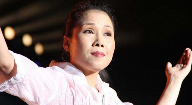 田震摔话筒内幕 歌后个人资料大揭秘