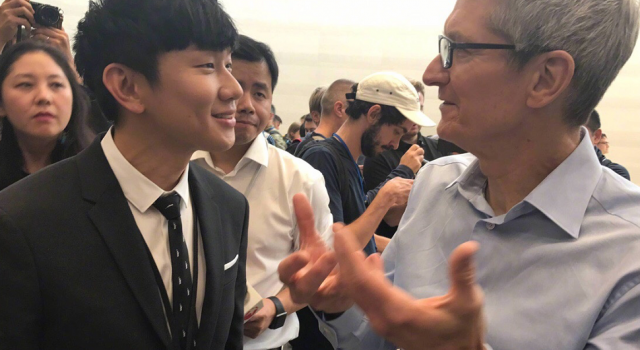 iPhone发布会林俊杰惊喜现身 这是科技与音乐的相结合