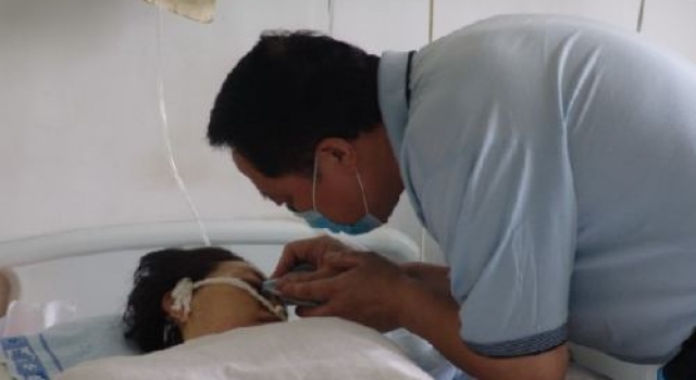 女子与家人发生争执暴怒之下砍断左手 自残真的没手软