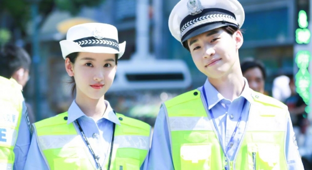 陈都灵疑公开恋情 陈都灵手机屏保里的刘宪华是男友?