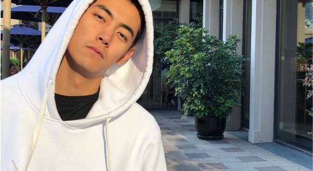 纪凌尘潮牌叫什么 其实有很多明星都在穿