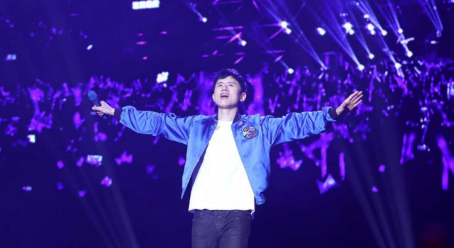 半个娱乐圈的人都前来捧场 张杰演唱会竟火爆如斯