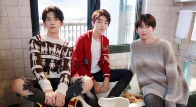 TFBOYS联排被迫取消,只因大批粉丝聚集在场外
