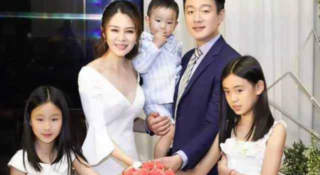 王力宏三胎得子 被称重男轻女 盘点娱乐圈三胎得子的明星们