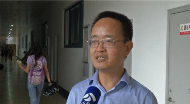 为赶开学教授打车花巨额车费 这样的老师令人钦佩