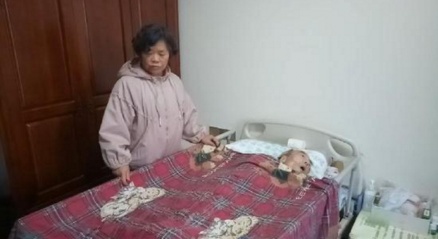 上班第一天碰瓷怎么回事?保姆还能碰瓷?新方式?