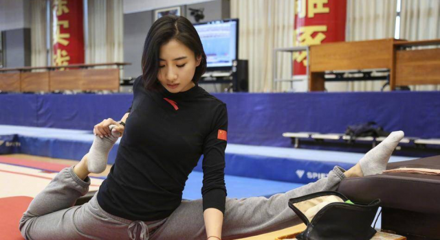 陈一冰发长文致歉 何雯娜再次躺枪 郭跃陈一冰想红不择手段?