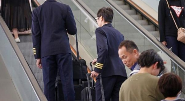 惊恐 机长空中失明盲飞 身在空中就可以这么草率吗?