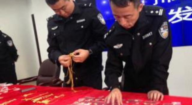 厉害了!4.4公斤被盗黄金暗藏墙中 历时半年终追回