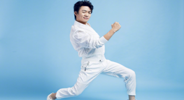 王宝强女友正面照曝光!村民大赞宝强新女友高挑貌美!