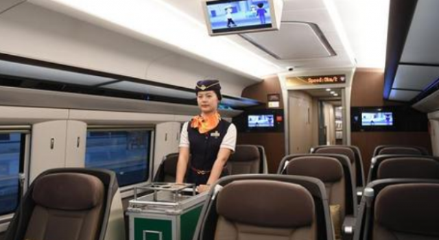 重庆首发直达香港高铁 全程运行7个半小时 走一趟吗