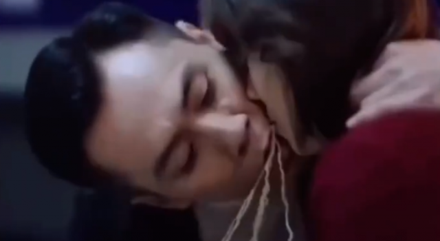 刘烨马伊琍面条吻 网友:面条都要被吻贵了!