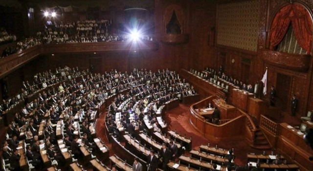 英国议会宣布解散 迎接大选 遭网友调侃:划重点要考的