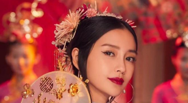 baby中国风造型惊艳 却遭劝退 网友:好好拍照别演戏