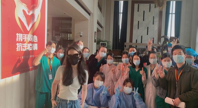 刘亦菲9个月后终回国,网友:“终于结束了异地恋”
