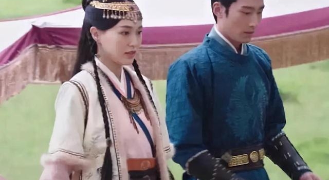 《燕云台》三美同框,唐嫣蛮腰几乎和脸同宽,同框佘诗曼显壮硕