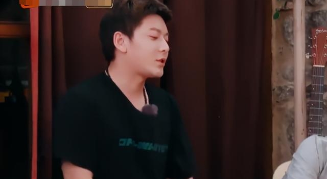 李易峰对金晨有意思?白敬亭买热搜营销?陈翔卖惨洗白?