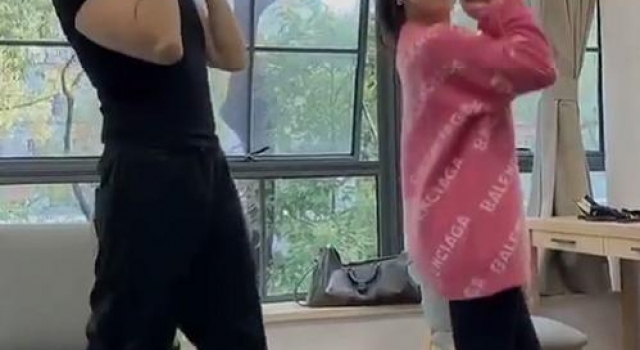 小李琳罕秀恩爱,与小6岁经超默契热舞,夫妻曾靠变卖手表生活