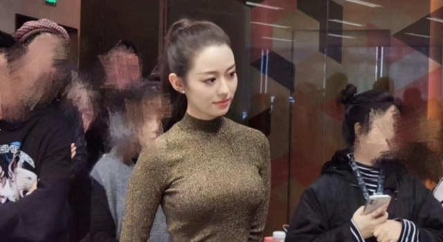 看到郎朗老婆吉娜的生图之后,我终于明白了什么叫“尤物”