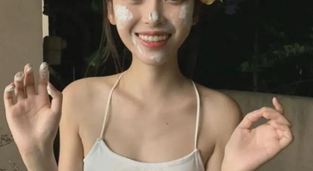半藏森林微博放出紧身泳衣性感照片!王思聪评论:“真不怪刘阳”