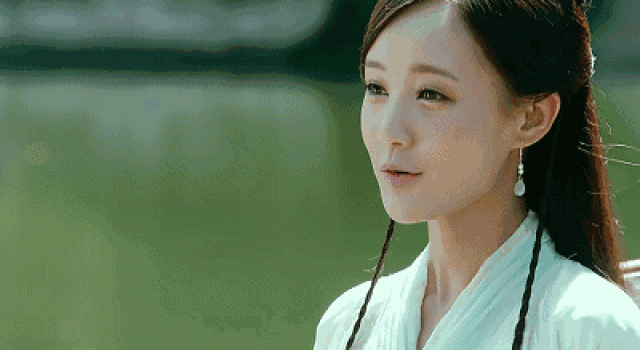 “体寒”李一桐终于火了,晒照秀身材,比例匀称造型惹人爱