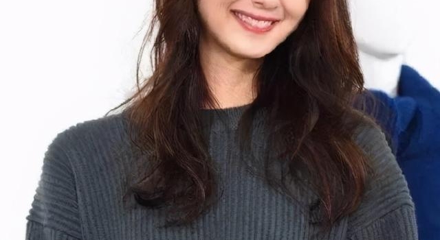 她可是佐佐木希啊!家花果然没有野屎香?