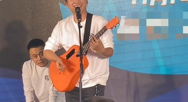 著名主持人马可跑县城商演,被指起点高混得差,如今转行直播带货