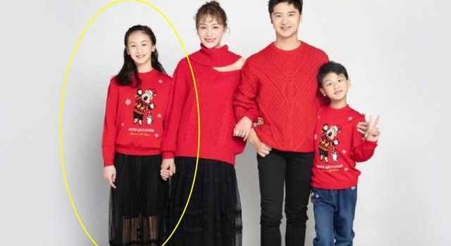 原以为田亮女儿够高了,看到张梓琳的4岁女儿,才懂啥是超模基因