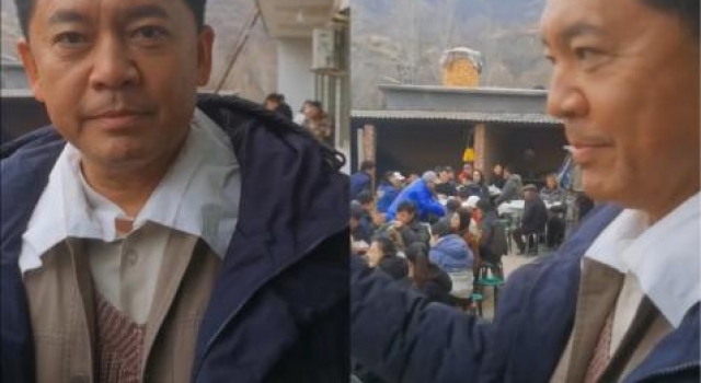 何政军农村吃酒席,菜都用铁桶煮,不花心出了名结婚28年没绯闻