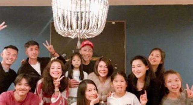 舒淇与冯德伦罕同框,亲密合照力破婚变传闻,两人曲折爱情不容易