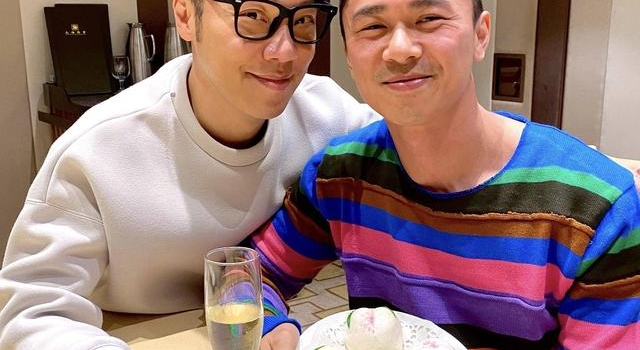 前TVB男星王贤志晒合照为丈夫庆生,在极光下庆祝结婚4周年