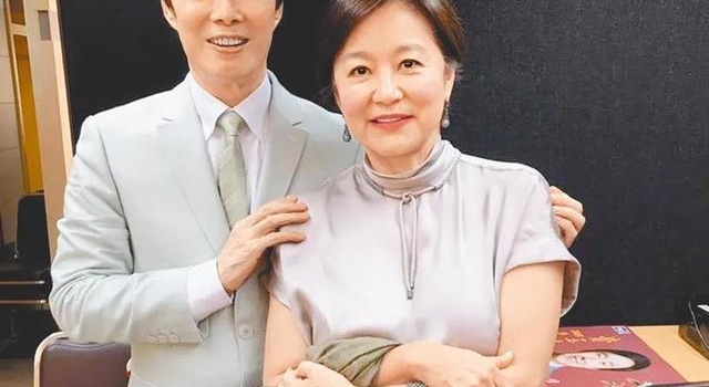 造谣费玉清患癌的主播发声道歉,却被扒出曾抹黑吴亦凡和李易峰