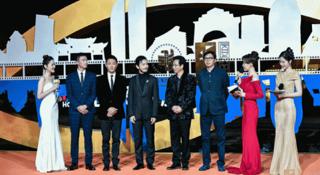 与影帝黄晓明合影,这位海宁人出席金鸡奖盛典
