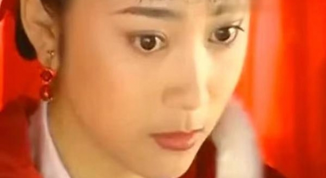 记得《情深深雨濛濛》年轻时的傅文佩吗?46岁身材真绝