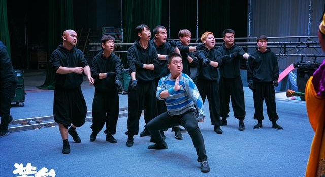 张嘉益闫妮新剧演绎“装台”人生,展现难得一见的烟火气