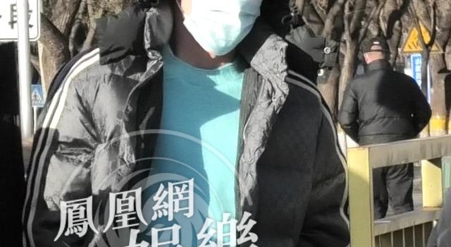 李佳琦春晚要直播带货?面容憔悴现身央视,已进入语言类节目终审