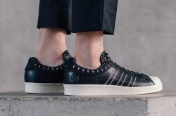 adidas x INVINCIBLE Ь