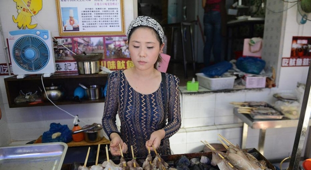 成都最美极品“鱿鱼西施” 靠脸吃饭成了加盟店