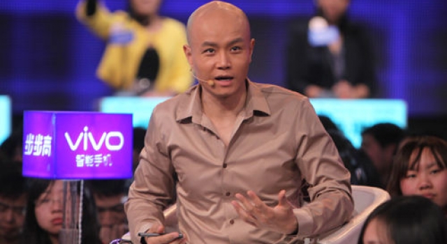 乐嘉录制《了不起的挑战》睾丸受伤 已入院手术