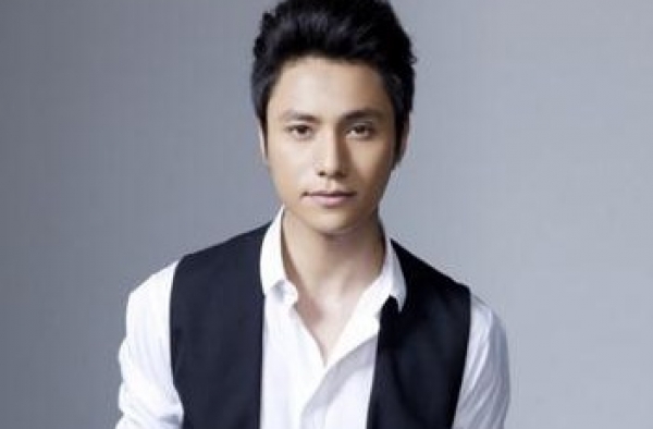 陈坤《寻龙诀》东风再起 私服穿搭低调有型