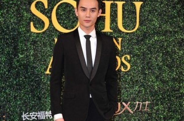 明星们的“血泪史” 正式场合穿衣禁忌