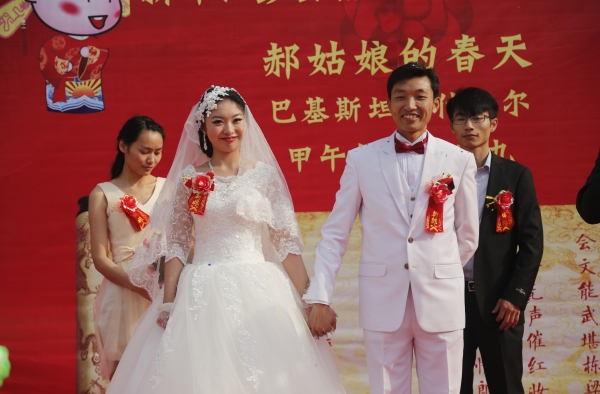 婚礼贺词领导讲话范文精选 怎么讲才能不失风范？