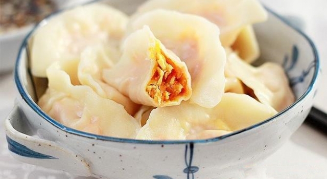 胡萝卜素馅饺子的做法 简单味美的素馅饺子