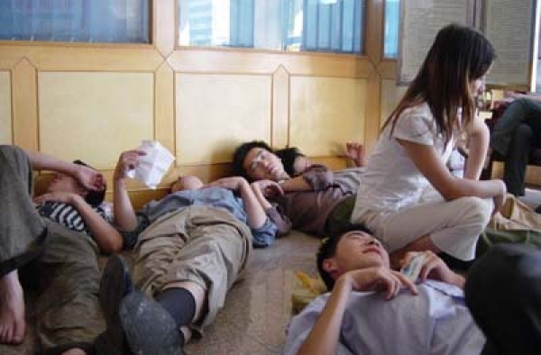 传销女孩陪新人睡觉 小心陷入传销无底洞！